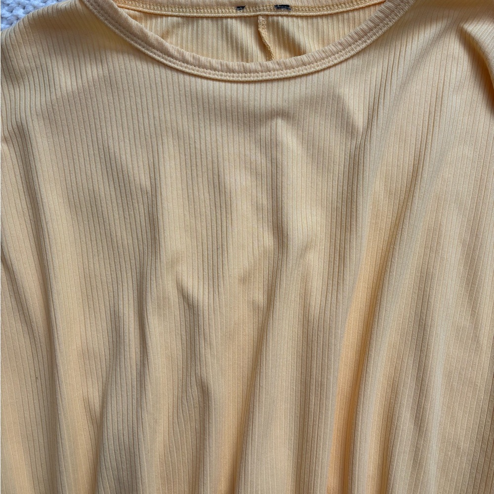 NWOT Yellow Ribbed Short Sleeve with Cinching at Bottom - Picture 3 of 3